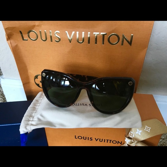 Gorgeous Brand New LV Sunglasses - Picture 8 of 8